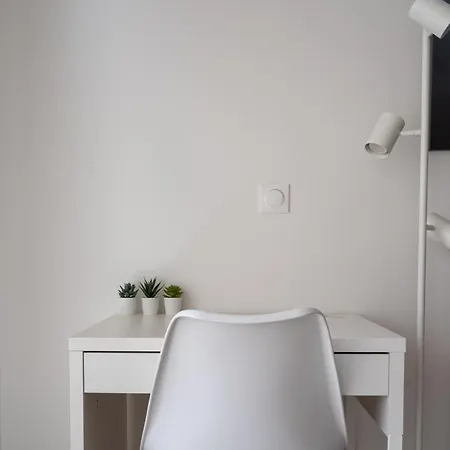 Apartman Calme Et Climatise Au Coeur De *