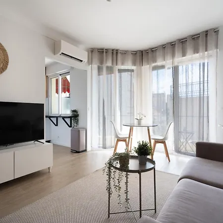 Calme Et Climatise Au Coeur De Cannes