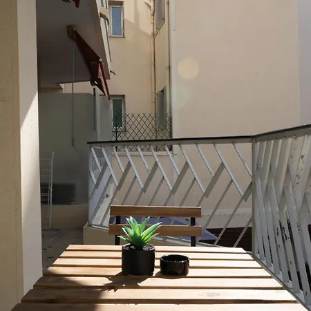 Calme Et Climatise Au Coeur De Cannes