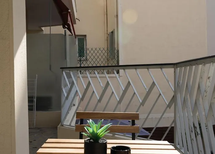 Calme Et Climatise Au Coeur De Cannes
